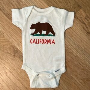 5/$5 Gerber Organic Short Sleeve Onesie - California Theme - NB